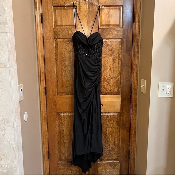 Corset Gown Sequin Bodice Mermaid‎ Train Slit Blk See measurements EUC 
💥SALE💥 - Picture 3 of 9